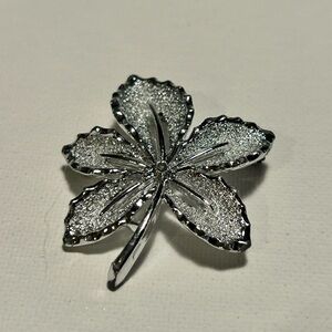 Vintage Sarah Coventry Silver Tone Leaf Brooch Pin
